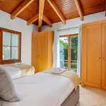 Peaceful And Lovely Retreat With A Pool #1982
