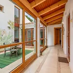 Peaceful And Lovely Retreat With A Pool #1982 شقة