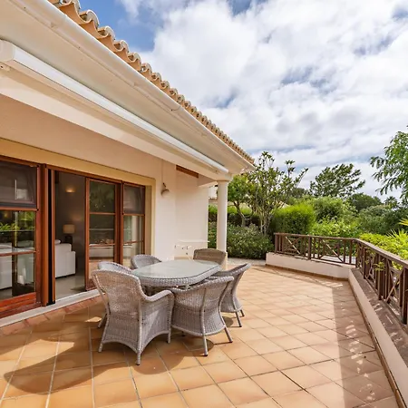 Peaceful And Lovely Retreat With A Pool #1982 شقة *