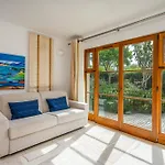 Apartman Peaceful And Lovely Retreat With A Pool #1982 *