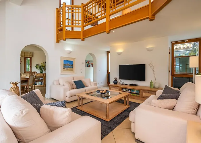 Daire Peaceful And Lovely Retreat With A Pool #1982