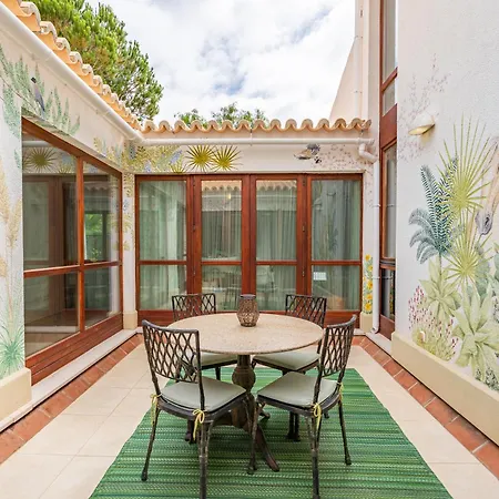 Peaceful And Lovely Retreat With A Pool #1982